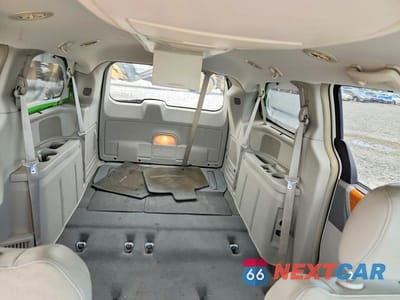 Zdjęcie 10 z 14 samochodu: 2008 CHRYSLER TOWN & COUNTRY LIMITED VIN:2A8HR64X28R104468 - miniatura