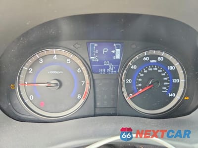 Zdjęcie 9 z 12 samochodu: 2017 HYUNDAI ACCENT SE VIN:KMHCT5AE0HU341491 - miniatura