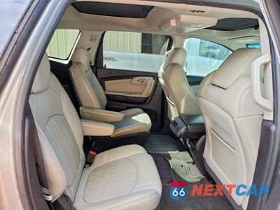 Zdjęcie 11 z 13 samochodu: 2010 CHEVROLET TRAVERSE LTZ VIN:1GNLRHED0AS116342 - miniatura