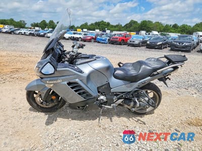Trzecie zdjęcie samochodu z tyłu: 2008 KAWASAKI ZG1400 B VIN:JKBZGNB128A005945 - miniatura