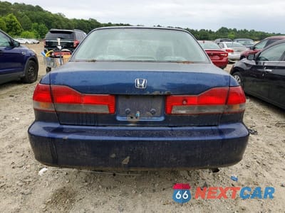 Zdjęcie 6 z 12 samochodu: 2001 HONDA ACCORD LX VIN:1HGCG66571A051300 - miniatura