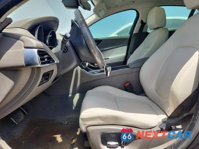 Zdjęcie 7 z 12 samochodu: 2019 JAGUAR XE PREMIUM VIN:SAJAD4GX8KCP49070 - miniatura