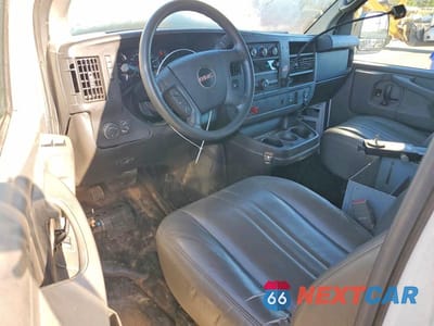 Zdjęcie 9 z 14 samochodu: 2015 GMC SAVANA G3500 VIN:1GTZ7TFG9F1112226 - miniatura
