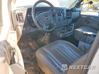 Zdjęcie 9 z 14 samochodu: 2015 GMC SAVANA G3500 VIN:1GTZ7TFG9F1112226 - miniatura
