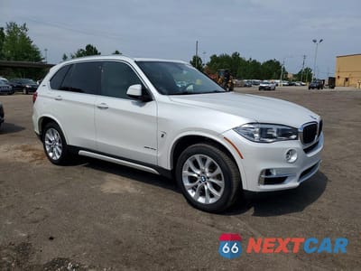 Czwarte zdjęcie samochodu z boku: 2018 BMW X5 XDR40E VIN:5UXKT0C56J0V98425 - miniatura