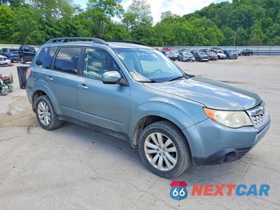 Czwarte zdjęcie samochodu z boku: 2012 SUBARU FORESTER 2.5X PREMIUM VIN:JF2SHADC6CH468009 - miniatura