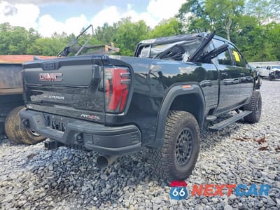 Trzecie zdjęcie samochodu z tyłu: 2024 GMC SIERRA K2500 AT4X VIN:1GT49ZEY7RF329024 - miniatura