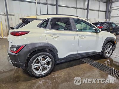 Trzecie zdjęcie samochodu z tyłu: 2023 HYUNDAI KONA SEL VIN:KM8K6CAB7PU996758 - miniatura