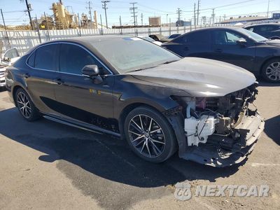 Czwarte zdjęcie samochodu z boku: 2023 TOYOTA CAMRY HYBRID SE VIN:4T1S31AKXPU610315 - miniatura