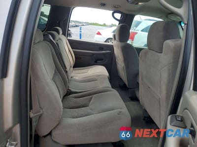 Zdjęcie 11 z 14 samochodu: 2004 CHEVROLET SUBURBAN C1500 VIN:3GNEC16Z84G294989 - miniatura