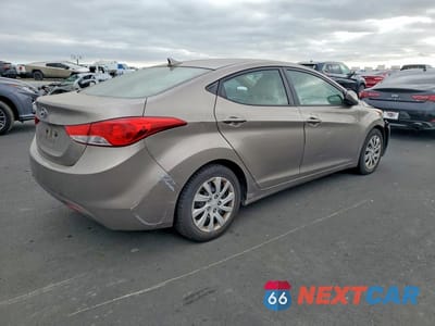 Trzecie zdjęcie samochodu z tyłu: 2013 HYUNDAI ELANTRA GLS VIN:5NPDH4AE0DH186045 - miniatura