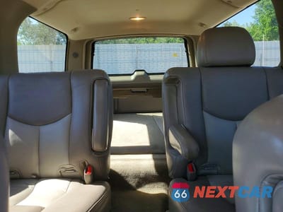 Zdjęcie 10 z 13 samochodu: 2005 GMC YUKON XL DENALI VIN:1GKFK66U85J246382 - miniatura