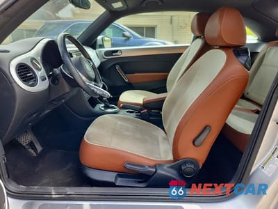 Zdjęcie 7 z 12 samochodu: 2015 VOLKSWAGEN BEETLE 1.8T VIN:3VWF17AT9FM606893 - miniatura