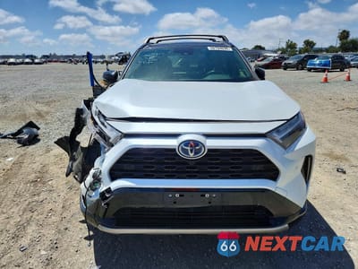 Piąte zdjęcie samochodu w środku: 2024 TOYOTA RAV4 XSE VIN:JTME6RFV8RD566294 - miniatura
