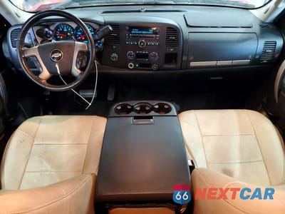 Zdjęcie 8 z 12 samochodu: 2010 CHEVROLET SILVERADO K1500 LT VIN:1GCSKSE39AZ170503 - miniatura