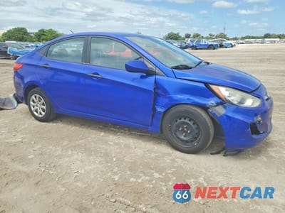Czwarte zdjęcie samochodu z boku: 2013 HYUNDAI ACCENT GLS VIN:KMHCT4AE2DU583395 - miniatura