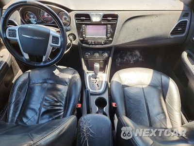 Zdjęcie 8 z 12 samochodu: 2012 CHRYSLER 200 LIMITED VIN:1C3CCBCG8CN298317 - miniatura