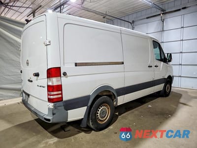 Trzecie zdjęcie samochodu z tyłu: 2015 MERCEDES-BENZ SPRINTER 2500 VIN:WD3PE7DC5F5950941 - miniatura