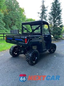 Czwarte zdjęcie samochodu z boku: 2023 POLARIS RANGER XP 1000 PREMIUM VIN:4XARRE997P8044267 - miniatura