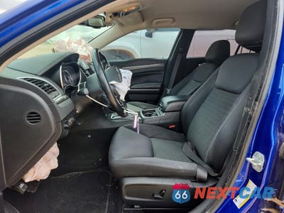 Zdjęcie 7 z 12 samochodu: 2020 CHRYSLER 300 TOURING VIN:2C3CCAAG1LH189560 - miniatura