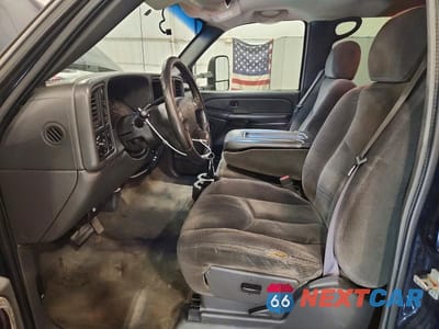 Zdjęcie 7 z 12 samochodu: 2005 CHEVROLET SILVERADO K2500 HEAVY DUTY VIN:1GCHK23205F820945 - miniatura