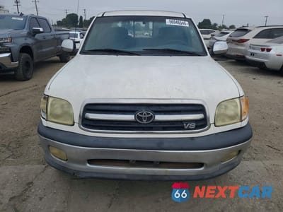 Piąte zdjęcie samochodu w środku: 2002 TOYOTA TUNDRA SR5 V8 VIN:5TBRT341X2S280490 - miniatura