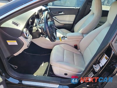 Zdjęcie 7 z 12 samochodu: 2014 MERCEDES-BENZ CLA 250 VIN:WDDSJ4EBXEN054316 - miniatura