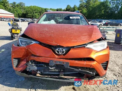 Piąte zdjęcie samochodu w środku: 2016 TOYOTA RAV4 LE VIN:2T3BFREV6GW447924 - miniatura