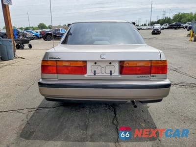 Zdjęcie 6 z 12 samochodu: 1990 HONDA ACCORD LX VIN:JHMCB765XLC051106 - miniatura
