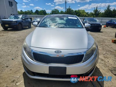 Piąte zdjęcie samochodu w środku: 2012 KIA OPTIMA EX VIN:5XXGN4A71CG043185 - miniatura