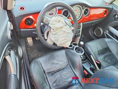 Zdjęcie 8 z 12 samochodu: 2005 MINI COOPER S VIN:WMWRE33505TL14140 - miniatura
