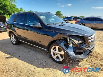 Czwarte zdjęcie samochodu z boku: 2017 MERCEDES-BENZ GLE 350 4MATIC VIN:4JGDA5HB8HA963005 - miniatura