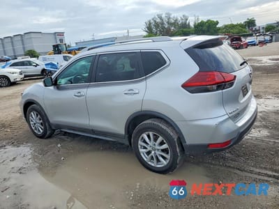 Drugie zdjęcie samochodu z przodu: 2018 NISSAN ROGUE SV VIN:5N1AT2MV0JC711318 - miniatura