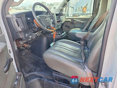Zdjęcie 7 z 13 samochodu: 2018 GMC SAVANA BOX TRUCK VIN:7GZ37TCG8JN900736 - miniatura