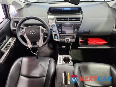Zdjęcie 8 z 12 samochodu: 2017 TOYOTA PRIUS V FOUR VIN:JTDZN3EU7HJ073149 - miniatura