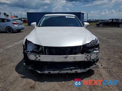 Piąte zdjęcie samochodu w środku: 2018 LEXUS IS 300 VIN:JTHBA1D23J5071879 - miniatura