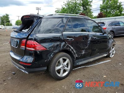 Trzecie zdjęcie samochodu z tyłu: 2018 MERCEDES-BENZ GLE 350 4MATIC VIN:4JGDA5HB4JB082561 - miniatura