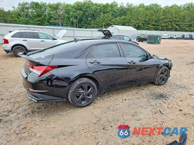 Trzecie zdjęcie samochodu z tyłu: 2021 HYUNDAI ELANTRA SEL VIN:5NPLM4AG8MH035446 - miniatura