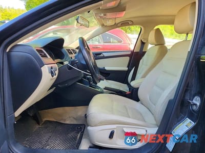 Zdjęcie 7 z 12 samochodu: 2013 VOLKSWAGEN JETTA SE VIN:3VWDP7AJ5DM210056 - miniatura