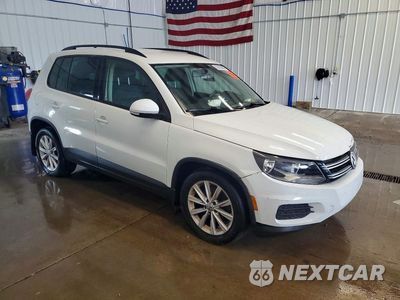 Czwarte zdjęcie samochodu z boku: 2015 VOLKSWAGEN TIGUAN S VIN:WVGBV7AX9FW610804 - miniatura