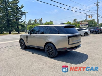 Trzecie zdjęcie samochodu z tyłu: 2023 LAND ROVER RANGE ROVER SE VIN:SALKP9FU0PA018871 - miniatura