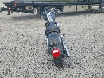 Czwarte zdjęcie samochodu z boku: 2006 HARLEY-DAVIDSON XL883 L VIN:1HD4CMM126K457570 - miniatura