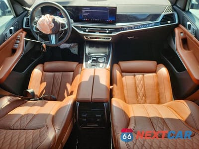 Zdjęcie 8 z 14 samochodu: 2025 BMW X7 XDRIVE40I VIN:5UX23EM05S9W41486 - miniatura
