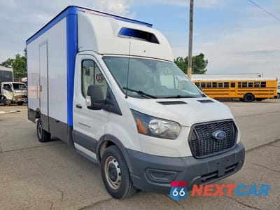 Czwarte zdjęcie samochodu z boku: 2023 FORD TRANSIT DELIVERY TRUCK VIN:1FDBW5ZG2PKA11032 - miniatura