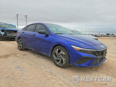 Czwarte zdjęcie samochodu z boku: 2025 HYUNDAI ELANTRA SEL SPORT VIN:KMHLM4DG4SU978721 - miniatura