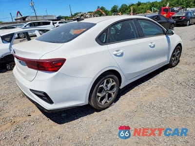 Trzecie zdjęcie samochodu z tyłu: 2020 KIA FORTE LXS VIN:3KPF24AD6LE234104 - miniatura