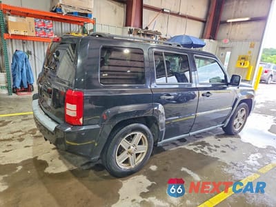 Trzecie zdjęcie samochodu z tyłu: 2008 JEEP PATRIOT SPORT VIN:1J8FF28W18D607910 - miniatura