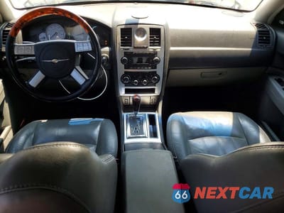 Zdjęcie 8 z 12 samochodu: 2005 CHRYSLER 300C VIN:2C3JA63HX5H630251 - miniatura