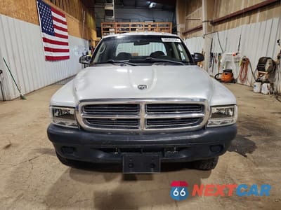Piąte zdjęcie samochodu w środku: 2002 DODGE DAKOTA QUAD SLT VIN:1B7HG48N02S581528 - miniatura