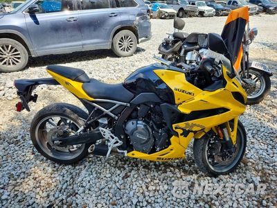 2024 SUZUKI GSX800 F JS1EM13BXR7100912 - główne zdjęcie licytacji z USA - miniatura